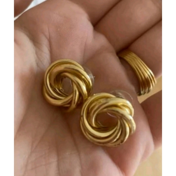 Anthropologie Minimalist Twisted Rope Gold Classy Earrings - Picture 4 of 5